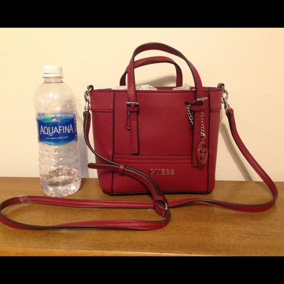 Guess handbag - Picture 4 of 4