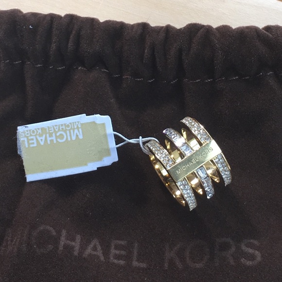 ❌SOLD❌ 🎉Host Pick🎉 ✨MICHAEL KORS ring✨ - Picture 3 of 4