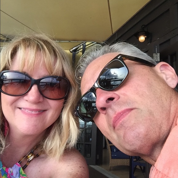 Meet your Posher, Lenette - Picture 2 of 2