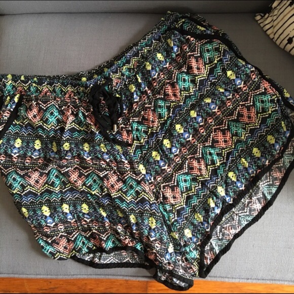 Abstract Print Plus size shorts