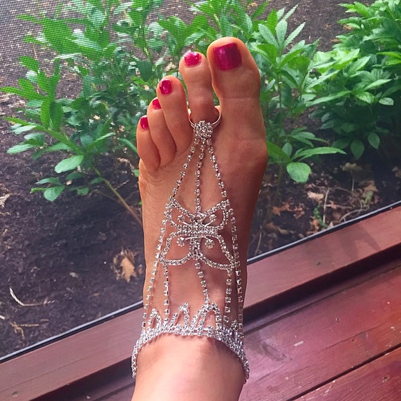 ❣LAST❣Pair 2 Butterfly Toe Anklets Beach Sandals - Picture 2 of 4