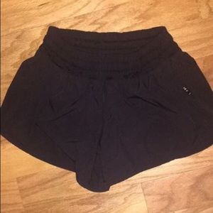 Lululemon tracker shorts