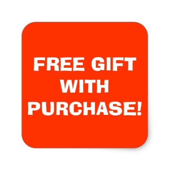 🎉Free gift w/ the next purchase from my closet🎉 - Picture 1 of 1
