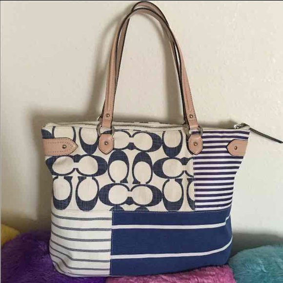🎉🎉SOLD🎉🎉 on Ⓜ️100% Authentic Coach tote. - Picture 3 of 3