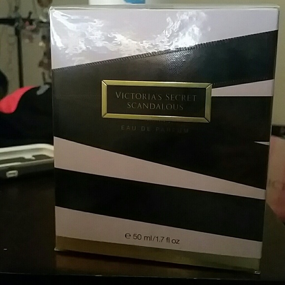 SCANDALOUS VS PERFUME