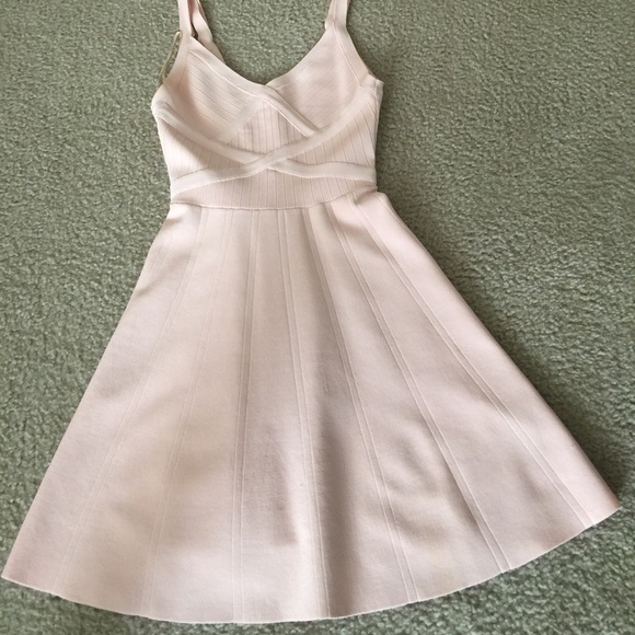 💖beautiful light pink guess dress 💖