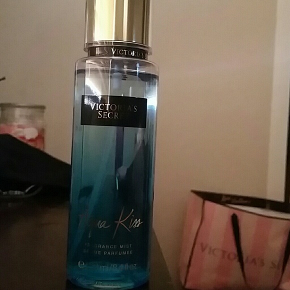 Aqua kiss      VS perfume