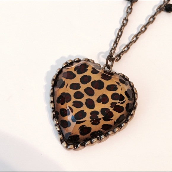 🎉HP 10/14/16💋Betsey Johnson Leopard Gem Necklace - Picture 2 of 4