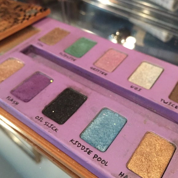 ✨Sold Urban Decay Sustainable Shadow Box Pallet - Picture 3 of 3