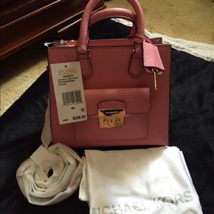 BRIDGETTE MICHAEL KORS MESSENGER