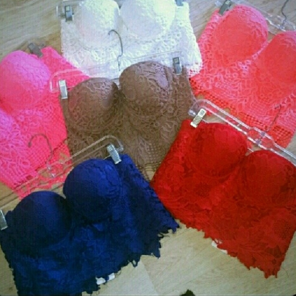 Lace crop top strapless