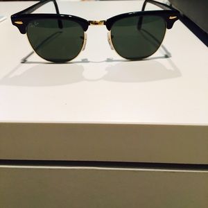 Ray-Ban CLUBMASTER sunglasses.