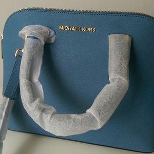 💐 Michael Kors Cindy Medium Dome Satchel