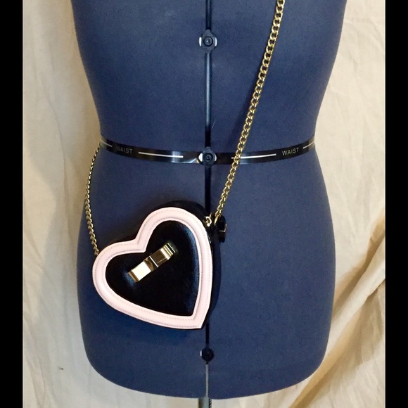 NWOT Victoria's Secret mini heart purse RARE! - Picture 2 of 4