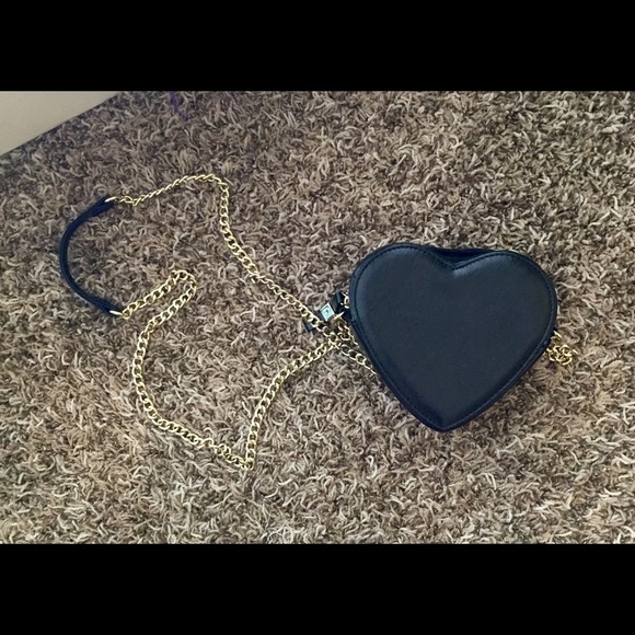 NWOT Victoria's Secret mini heart purse RARE! - Picture 3 of 4