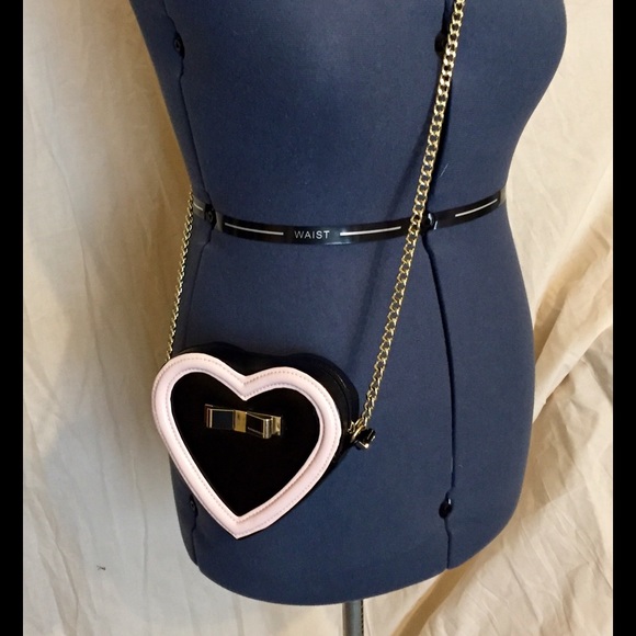 NWOT Victoria's Secret mini heart purse RARE! - Picture 4 of 4