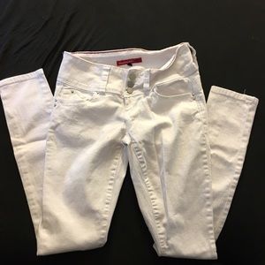 White high waste jeans with 3 buttons size 3
