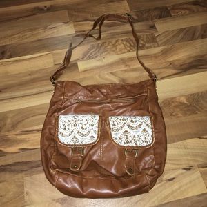 Adjustable strap crossbody purse