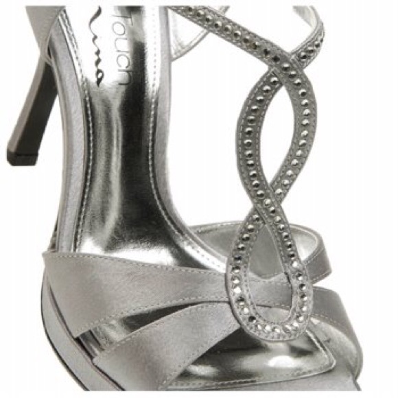 Nina Gelossi2 Silver sandal.
