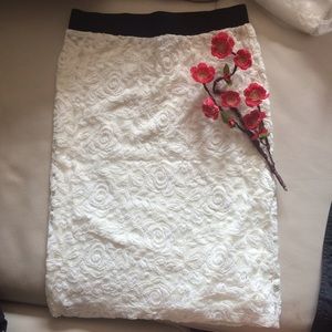 Forever 21 Body Con Pencil Floral Lace Skirt