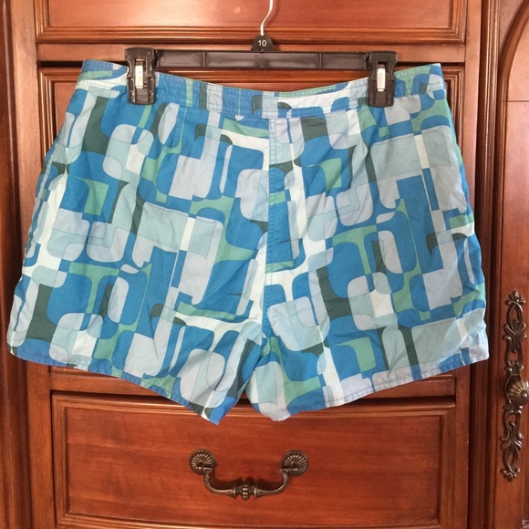 Shorts - Picture 2 of 3