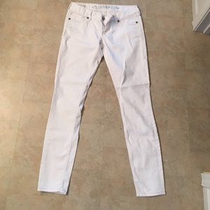 White skinny jeans