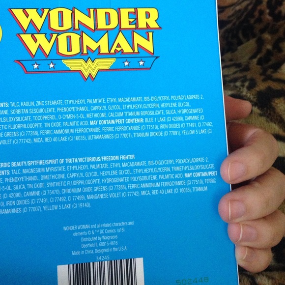 Wonder Woman eye shadow set 8 shades. DC comic. - Picture 3 of 4