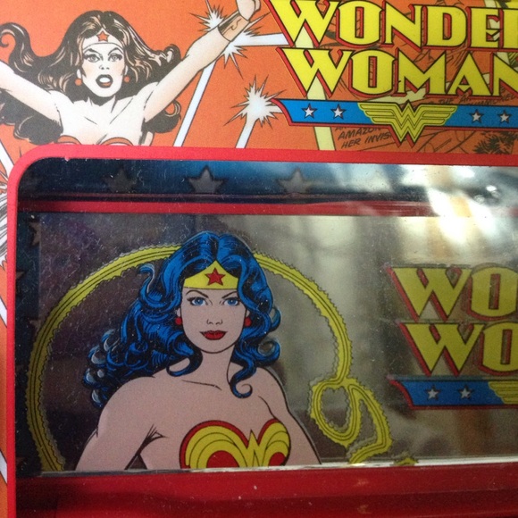 Wonder Woman eye shadow set 8 shades. DC comic. - Picture 4 of 4