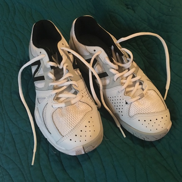 New Balance tennis shoes