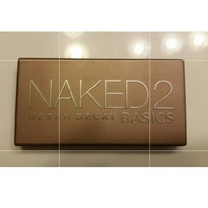 Urban Decay Naked Basics 2 Eyeshadow Palette