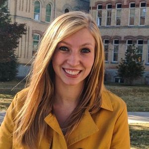 Meet your Posher, Alyssa