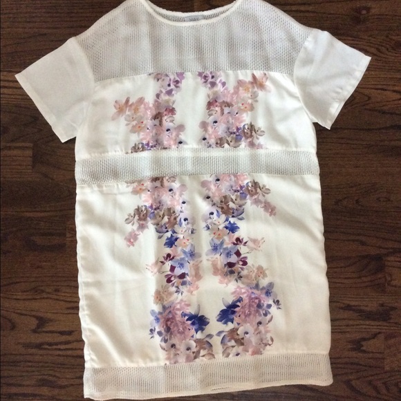 Australian Dress - Picture 2 of 4