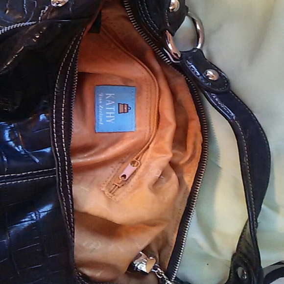 TRADED - Picture 2 of 3