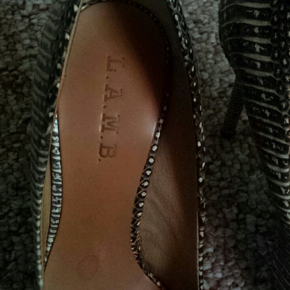 shoes - Picture 2 of 2