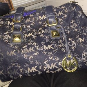 Micheal Kors Purse