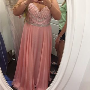 SHERRI HILL PROM DRESS LIGHT PINK