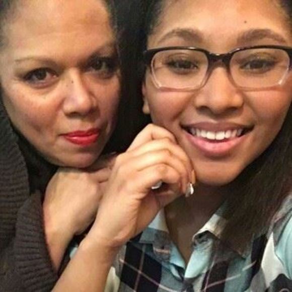 Meet your Posher, Isa - Picture 1 of 1