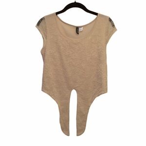 Crop top with lace detail