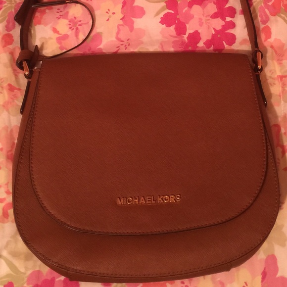 Michael Kors Hamilton Messenger Crossbody