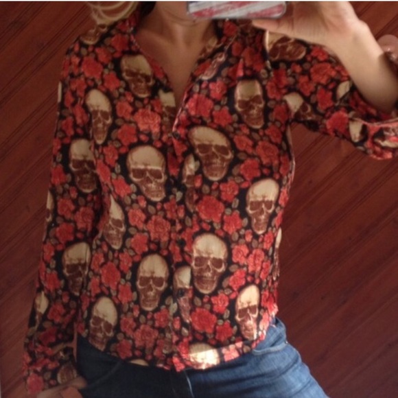 Skull & Roses Top - Picture 3 of 4