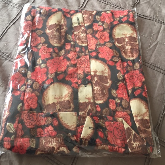 Skull & Roses Top - Picture 4 of 4