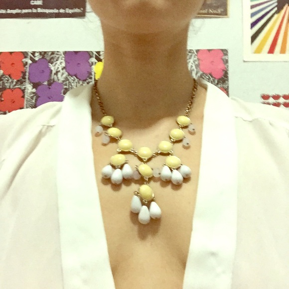 Beautiful chandelier style necklace