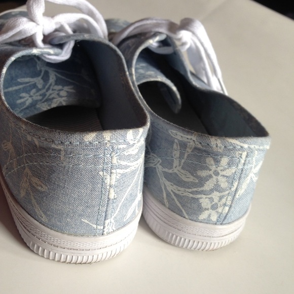 Women's baby blue converse sneakers - Picture 4 of 6