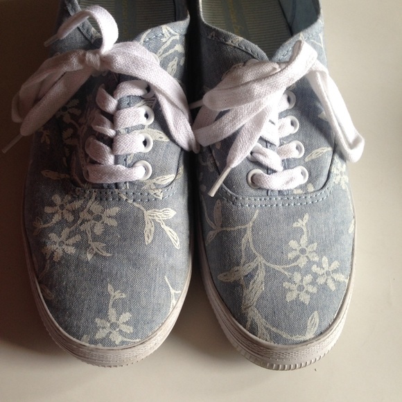 Women's baby blue converse sneakers - Picture 5 of 6