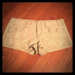 Khaki Hollister shorts.
