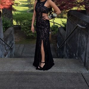 Beautiful black prom dress!