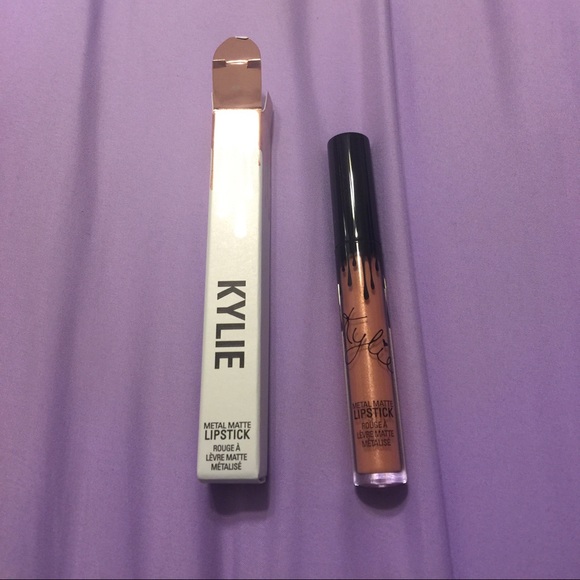 Heir Metal Matte Lipstick by Kylie Jenner - Picture 1 of 3