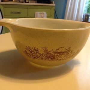 Vintage Pyrex 441 Forest Fancies