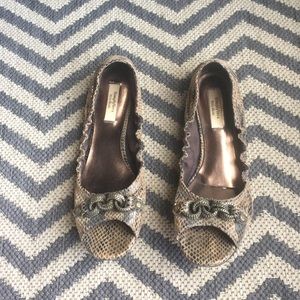 Vera Wang "Simply Vera" open toed snakeskin flats