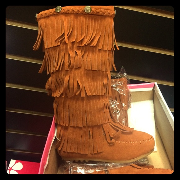 Girls Fringe boots